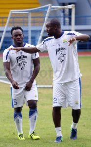 Dua Bintang Persib Bandung ini dianggap Ilegal, Terkait Kartu Izin Tingal Sementara (KITAS) yang belum dimiliki oleh dua orang pemain Persib Bandung, Michael Essien dan Carlton Cole