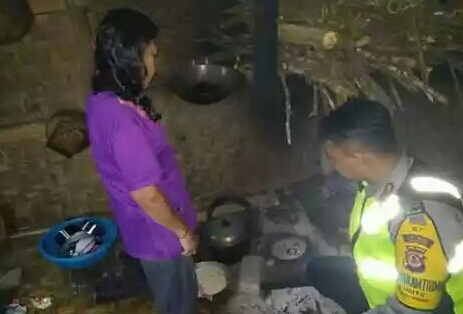 Di Nyalindung, Ayah Kandung Tega Lempar Bayi ke Tungku Perapian