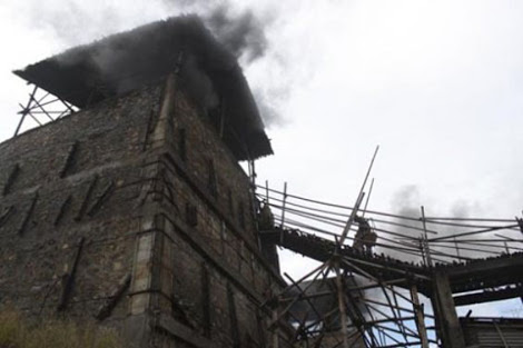 Puluhan Tahun Warga Padabeunghar Disuguhi Asap Hitam Dari Pabrik Batu Kapur