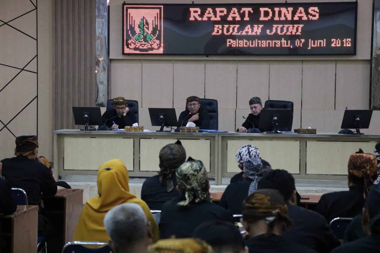 Bupati Sukabumi Mobil Plat Merah Digunakan Mudik