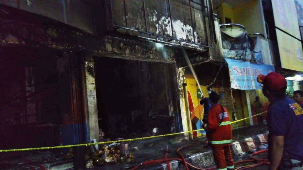 Rumah Makan di Sukabumi Hangus Terbakar Jelang Berbuka Puasa