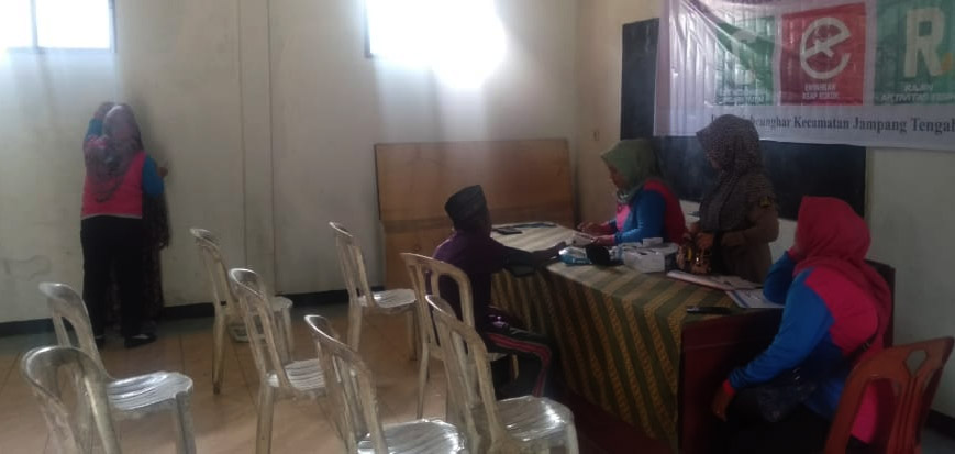 Tingkatkan Kesehatan Masyarakat, Pemdes Padabeunghar Adakan Pengobatan Gratis