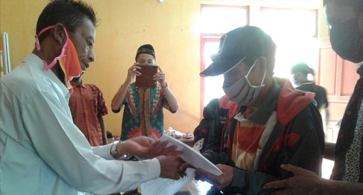 Di Desa Bojongsari Ratusan Warga Terdampak Covid-19 Peroleh BLT DD 2020