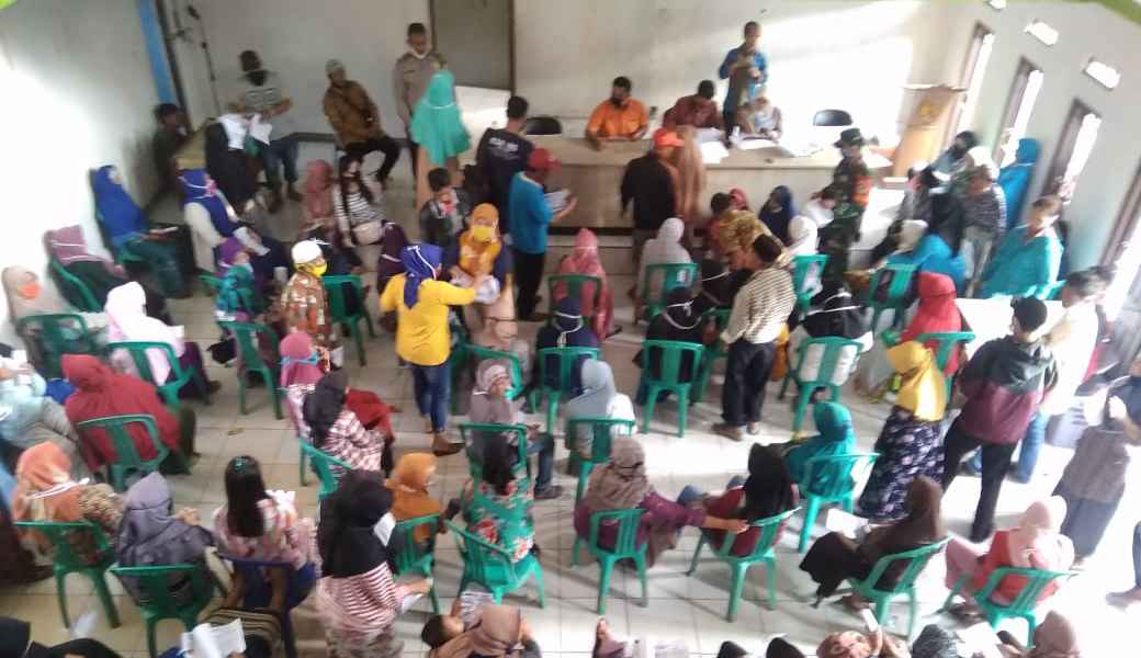 Pemdes Bantarkalong Bagikan BST Provinsi Jabar Susulan