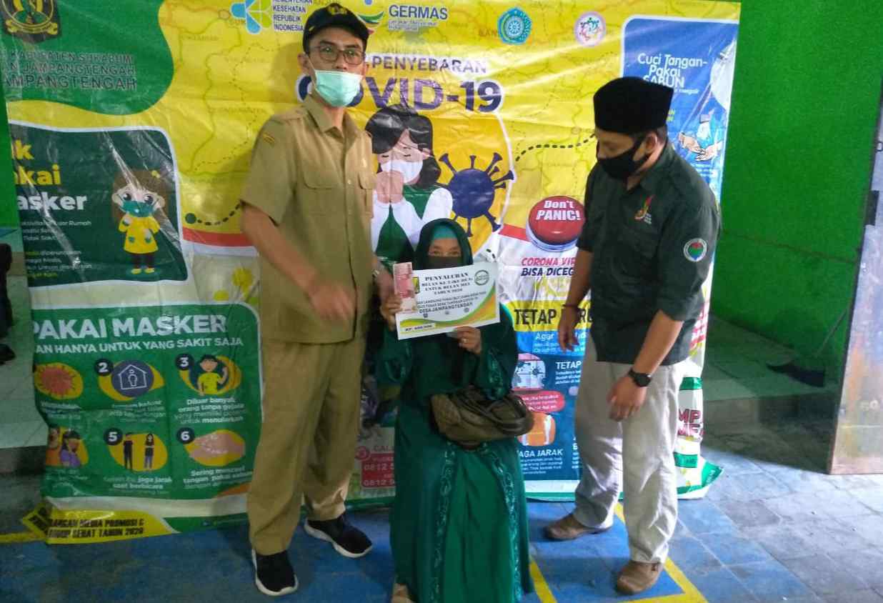 Pemdes Bantarkalong Bagikan BST Provinsi Jabar Susulan