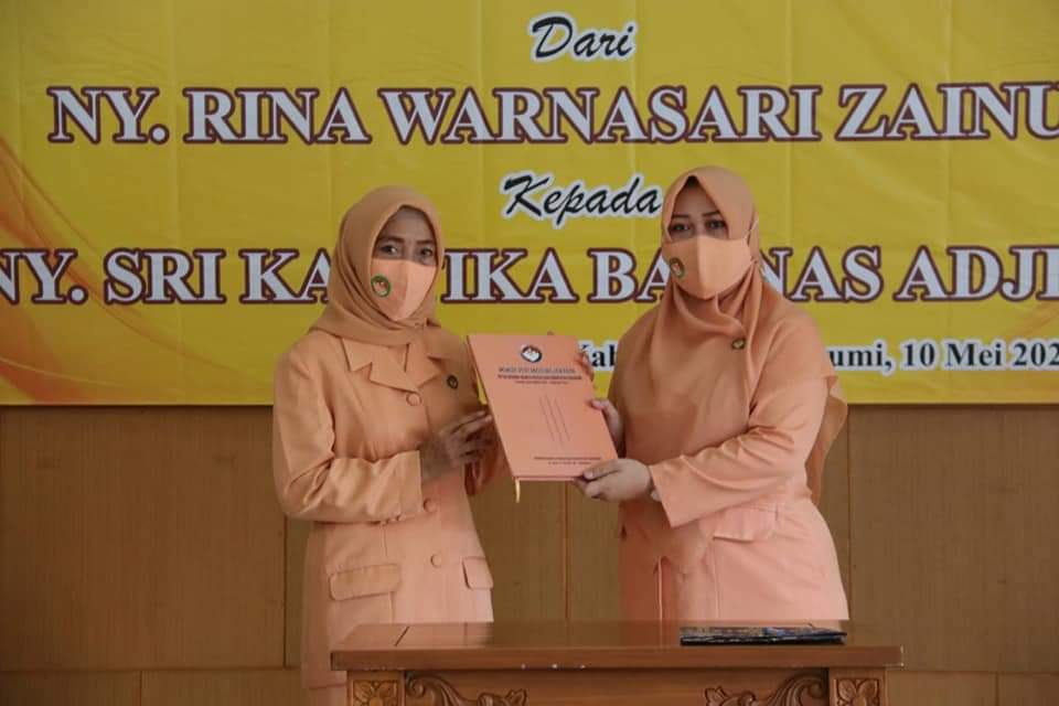 Sri Kartina Barnas Adjidin Pimpin DWP Kabupaten Sukabumi