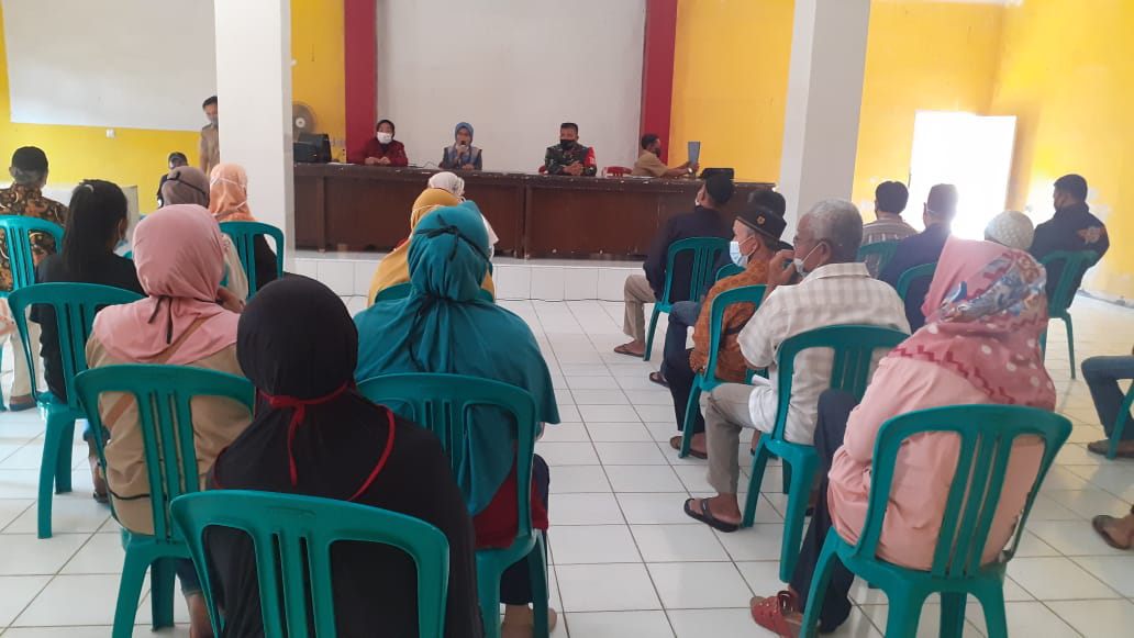 Pemdes Cikujang Kembali Membagikan Insentif RT, RW dan Linmas dari ADD 2021