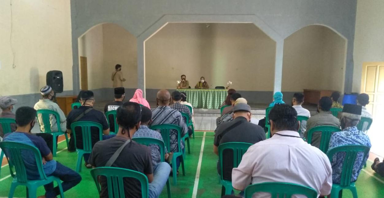 Pemdes Kertaraharja Bagikan Insentif RT, RW dan Linmas Tahap Satu 2021