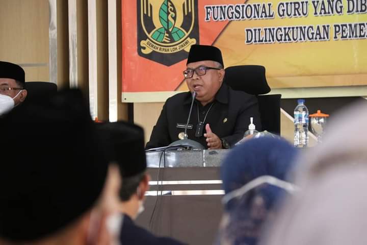Bupati Sukabumi Melantik dan Mengambil Sumpah Jabatan Sebanyak 190 Fungsional Guru