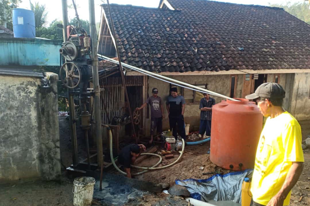 Masyarakat Kampung Cibandi Desa Bantarkalong Dapatkan Bantuan Sumur Bor Dari Dinas Perkimsi