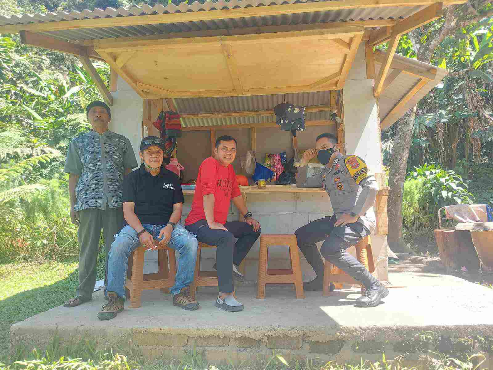 Bhabinkamtibmas Desa Perbawati Sampaikan Pesan Kamtibmas