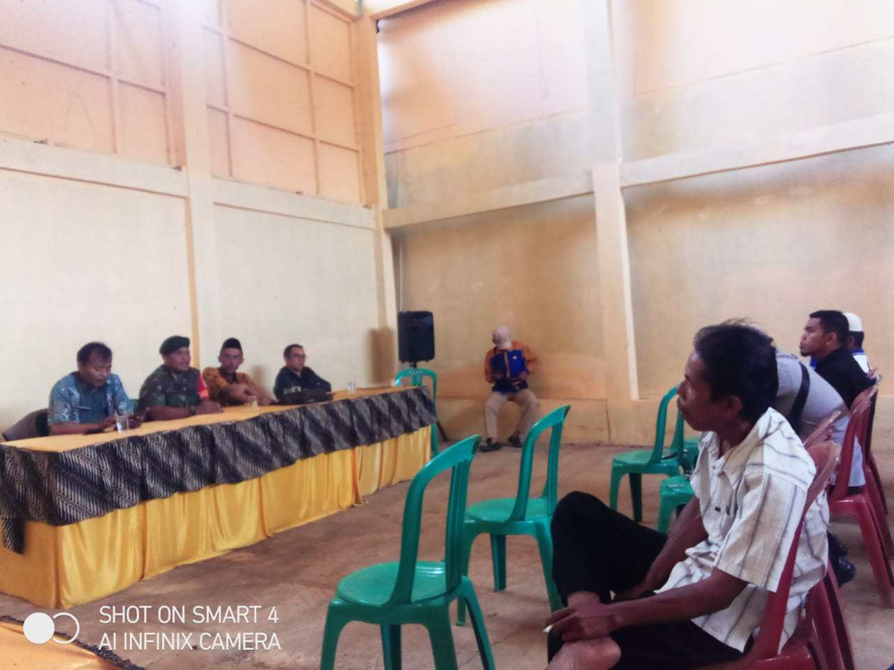 Babinsa Kertamukti Dampingi Penyaluran Program BPNT 2022