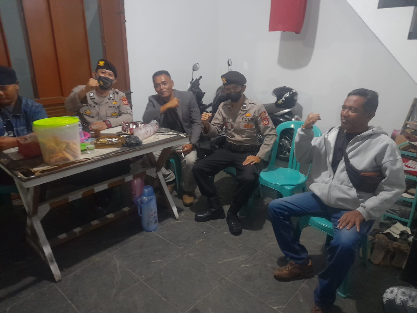 Himbauan Kamtibmas Diberikan Anggota Patroli Samapta Bagi Warga Palasari