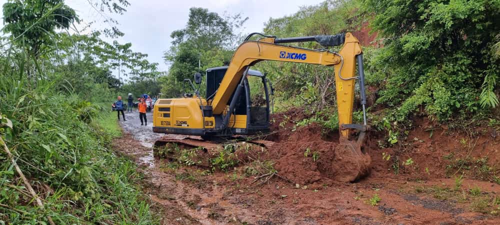 Bencana Tanah Longsor di Bojongjengkol, 1 Unit Excavator Diterjunkan