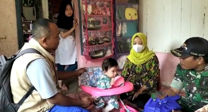 Peduli Anak Stunting, Babinsa Neglasari Ulurkan Tangan