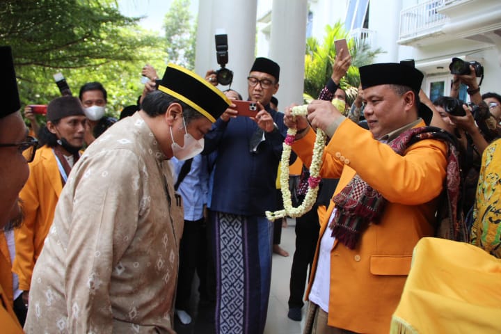 Di Sukabumi, Airlangga Hartanto Ajak Santri Melek Digital