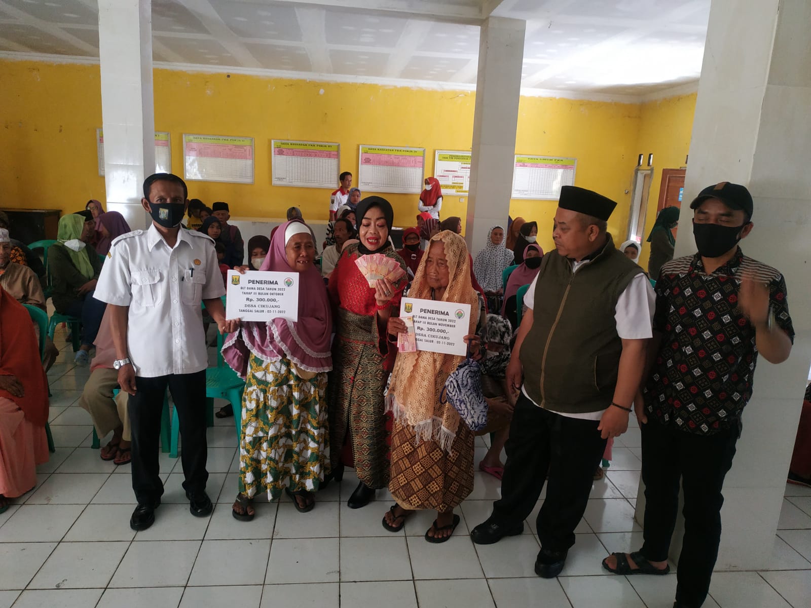 150 KPM di Desa Cikujang Terima BLT DD Oktober dan November 2022