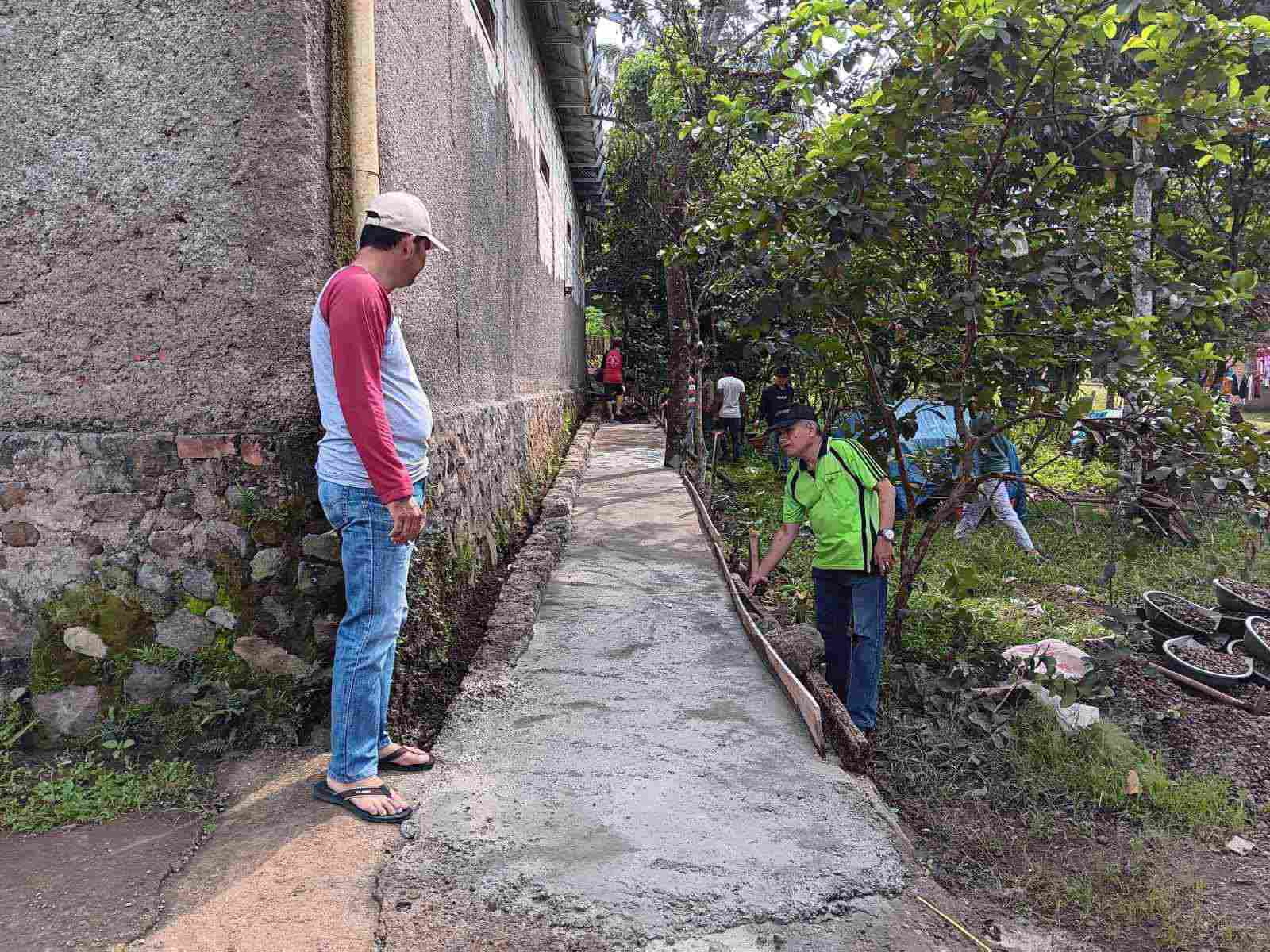 Dd Cair Pemdes Mangkalaya Rabat Beton Jalan Lingkungan Kampung Cipeundeuy Sukabumizone 1239