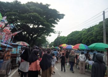 Setiap Hari Minggu, Ruas Jalan Belakang Terminal Jalur Jadi Pasar Dadakan