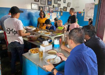 Legend, Warung Sop H Mamad Cibadak Tak Pernah Sepi Pembeli