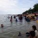 Pantai Ujunggenteng Diserbu Wisatawan, Warga Sewakan Rumahnya ke Pengunjung