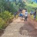 Warga Desa Bojongjengkol Melaksanakan Kerja Bakti Pengurugan Jalan Desa Cikurutug – Pasirnangka