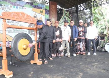 Wabup Apresiasi Budaya dan Pelestarian Lingkungan dalam Milangkala ke-44 Desa Sukamaju