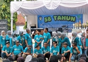 SMPN 1 Warungkiara Peringati Milad ke-58 dengan Santunan Anak Yatim