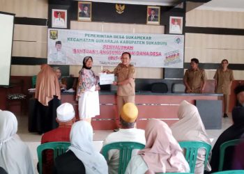 Pemdes Sukamekar Salurkan BLT Dana Desa untuk 32 KPM Kategori Kemiskinan Ekstrem