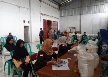 Pemdes Nyalindung Tuntaskan Penyaluran Bantuan Pangan untuk 323 KPM