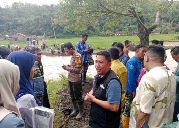 Wabup Siapkan Perahu Karet Buka Akses Sementara Warga Loji Terisolir