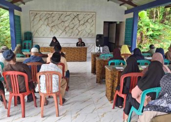 Pemdes Cibatu Salurkan Insentif RT/RW, Kades Ijang Harap Tingkatkan Pelayanan Masyarakat