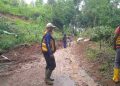 Longsor Tutupi Jalan Desa Cisitu, Akses Warga Sempat Terputus