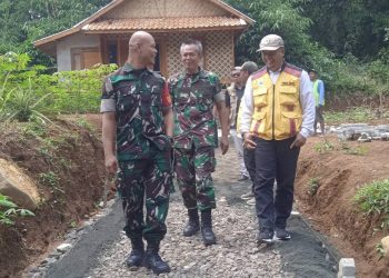 Dandim Sukabumi Tinjau Pembangunan Huntap KDM Mekarsari untuk Korban Longsor