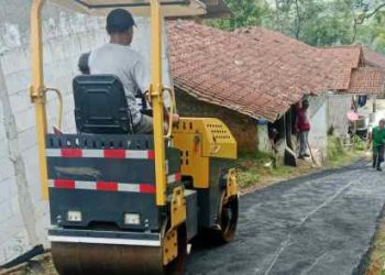 Pemdes Girijaya Bangun Jalan Desa Sepanjang 230 meter Gunakan Banprov Jabar 2025