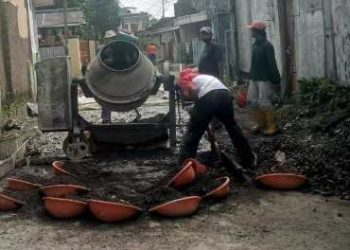 Pemdes Cimahi Bangun Jalan Desa Manfaatkan Banprov Jabar 2025