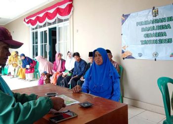 Pemdes Cisarua Salurkan BLT Dana Desa Tahap Akhir Tahun 2025 kepada 49 KPM