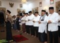 Shalat Berjamaah Bareng Bupati, Ketua DPRD Sampaikan Pesan Religi
