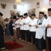 Shalat Berjamaah Bareng Bupati, Ketua DPRD Sampaikan Pesan Religi