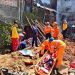Respons Cepat Damkarmat Sukabumi Selamatkan Dua Korban Tertimbun Longsoran Tembok Penahan Tebing